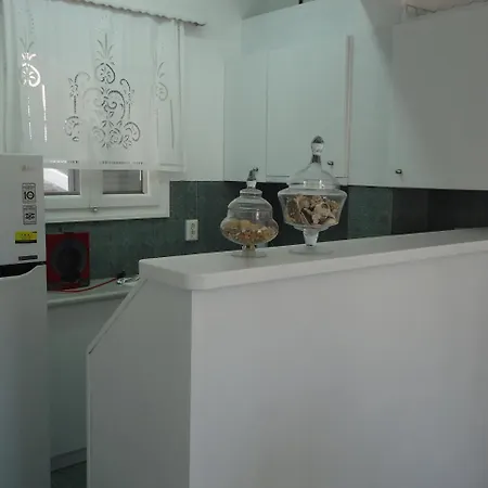 Vavanos Studios Guest house